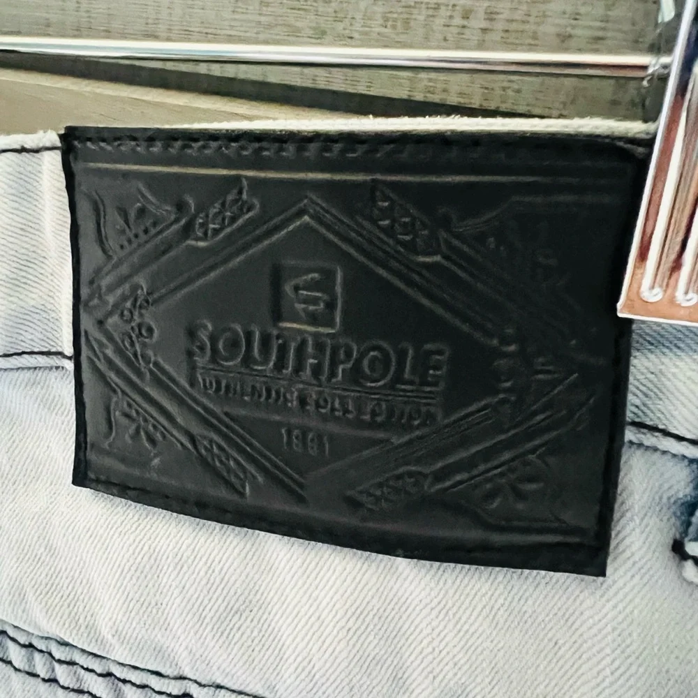 Boys Size 16 Southpole Jeans Distressed, light wash. - Picture 4 of 5